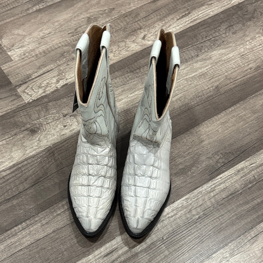 Stylish Kids White Crocodile Pattern Boots